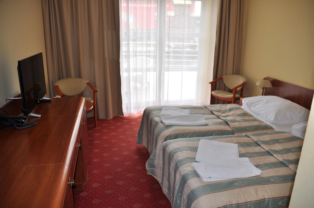 אוסטקה Hotel Morze מראה חיצוני תמונה